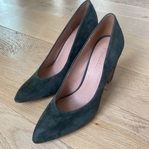 Fun Madewell dark green pumps! Cute toe point and beautiful suede. Size 10